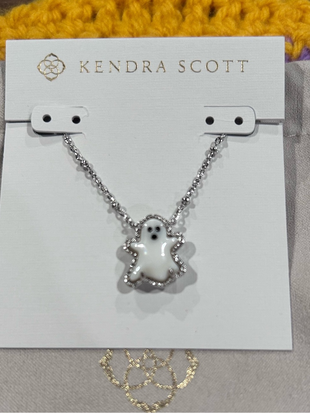 NWT Kendra Scott Silver Ghost Short Pendant Necklace - Picture 6 of 7